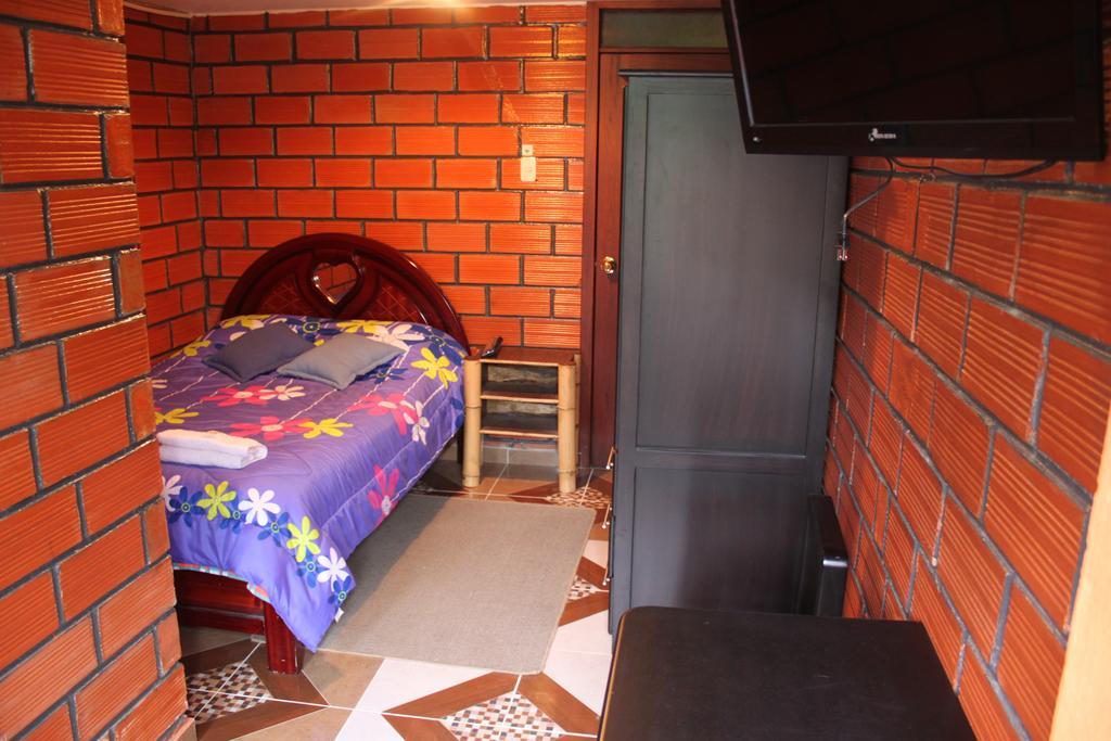 Hostel Sendero De Volcanes Latacunga Ngoại thất bức ảnh