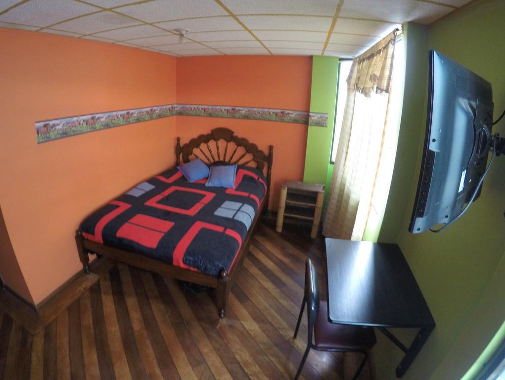 Hostel Sendero De Volcanes Latacunga Ngoại thất bức ảnh